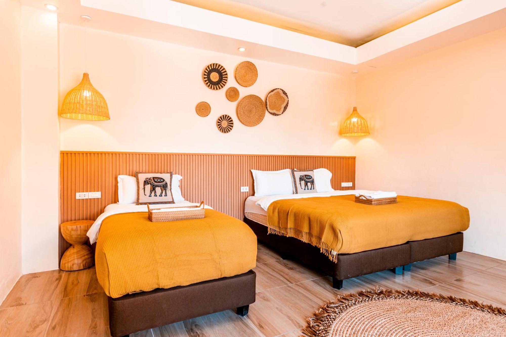 Molly Resorts Puerto Galera Bagian luar foto